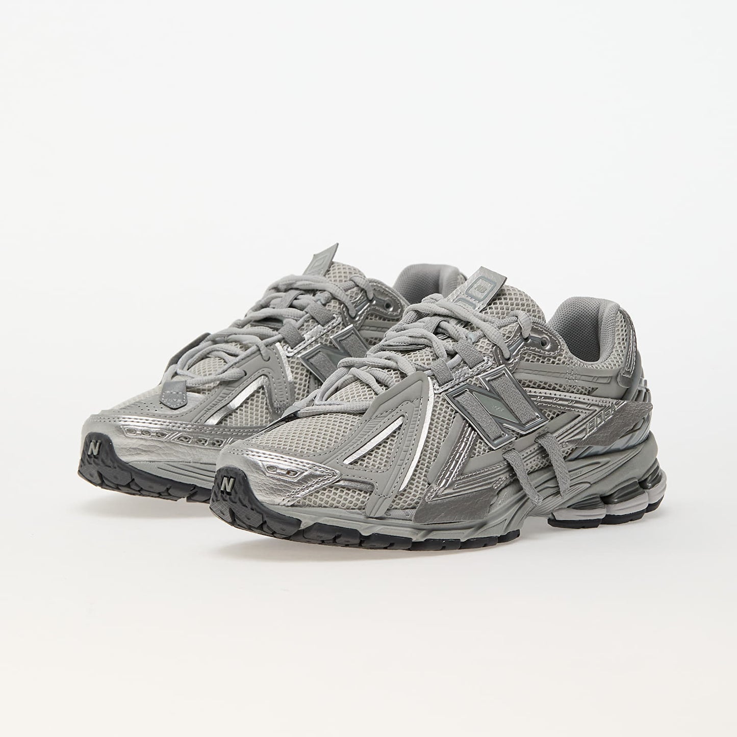 1906A New Balance Grey metalic 2025