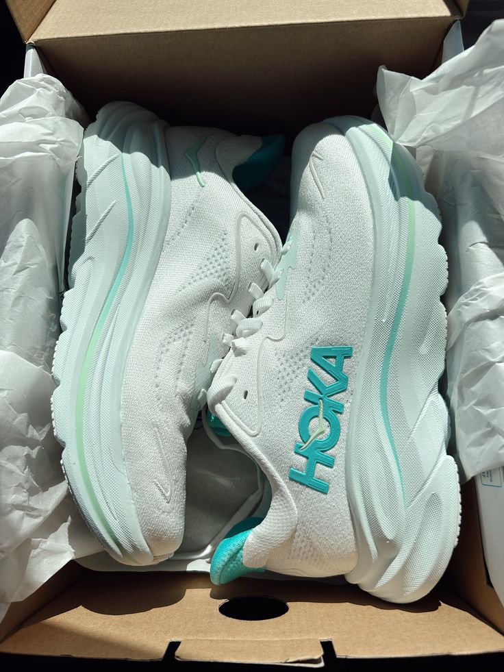 Hoka Clifton 10 White/Cielo Blue