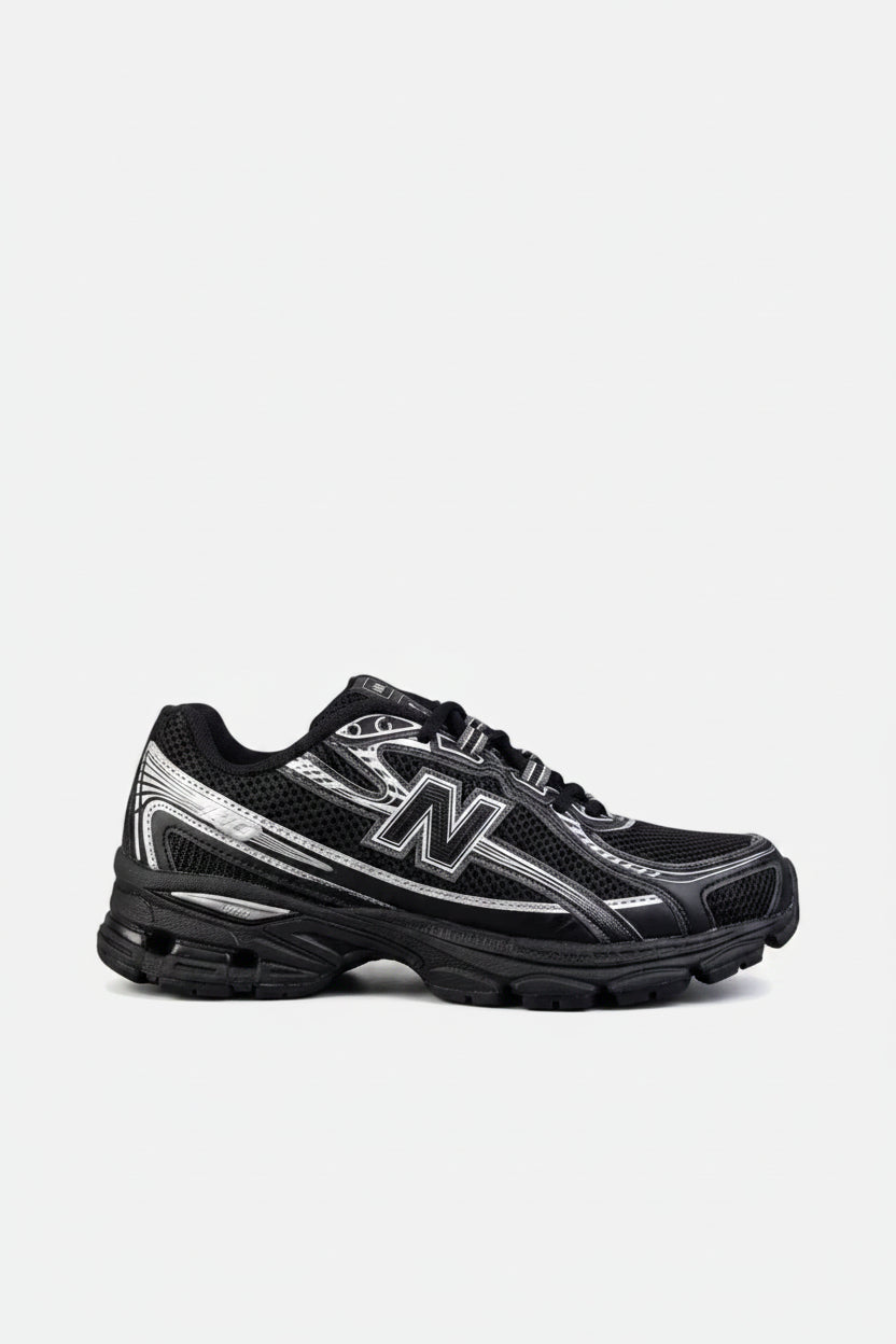 New balance 740 black