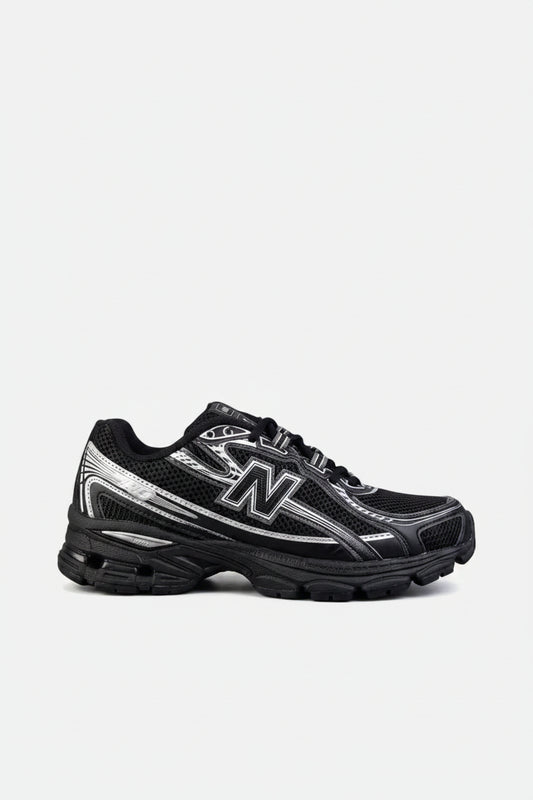 New balance 740 black