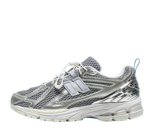1906M New Balance grey metallic